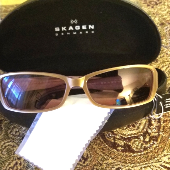 Skagen Denmark Sunglasses - Picture 2 of 9